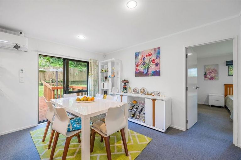 Photo of property in 2/9 Ridgewood Crescent, Birkenhead, Auckland, 0626