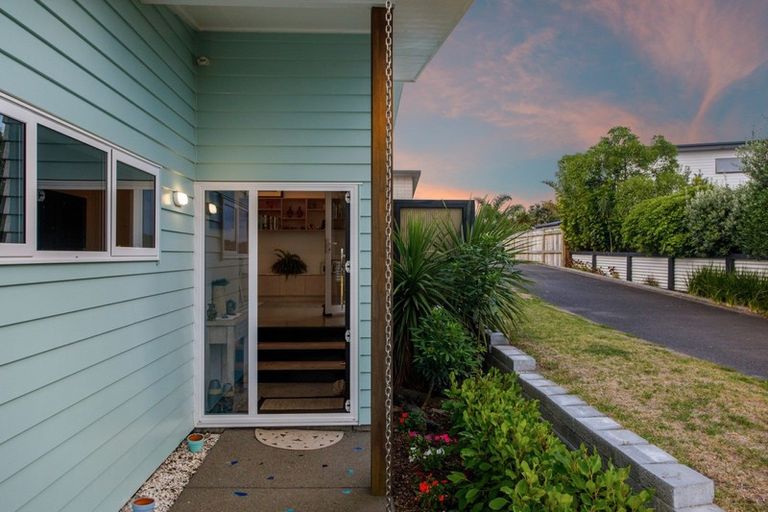 Photo of property in 32a Ohuirehe Road, Coastlands, Whakatane, 3120