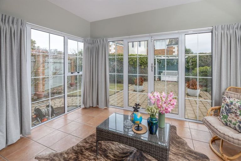 Photo of property in 233b Avonhead Road, Avonhead, Christchurch, 8042