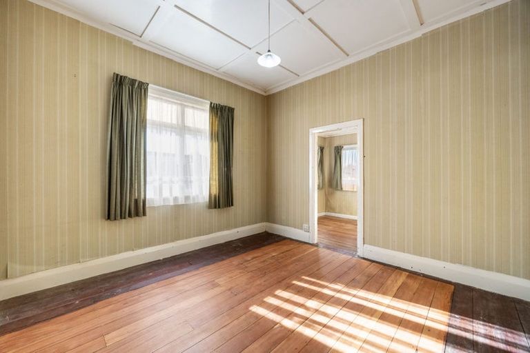 Photo of property in 46 Titirangi Road, New Lynn, Auckland, 0600