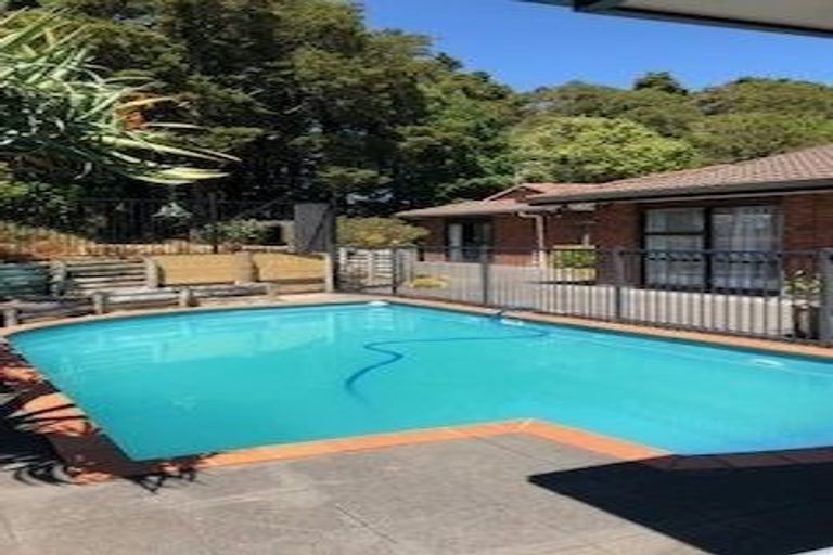 Photo of property in 61 Charles Prevost Drive, The Gardens, Auckland, 2105