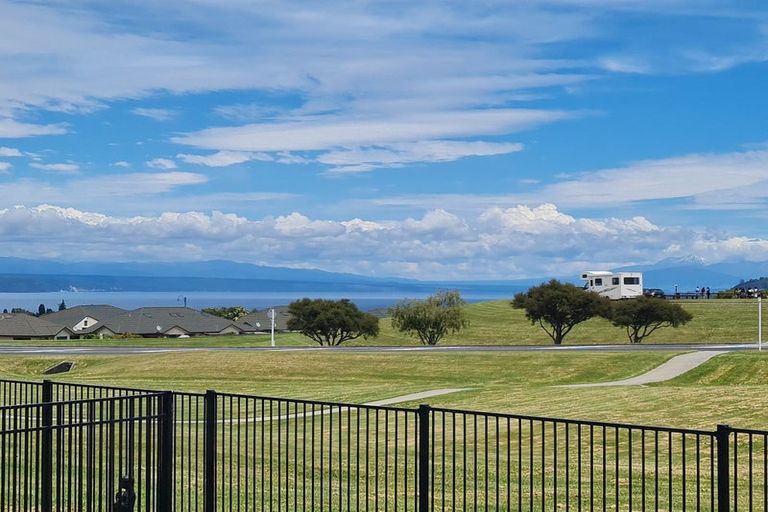 Photo of property in 50 Huka Heights Drive, Rangatira Park, Taupo, 3330