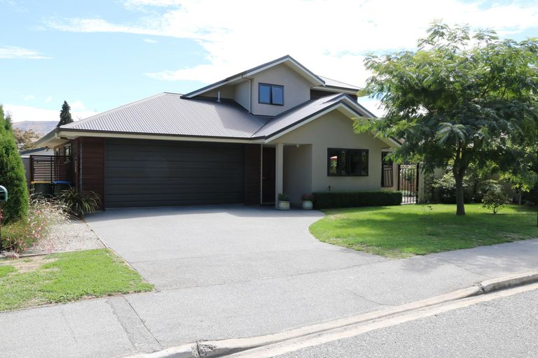 Photo of property in 3 Achil Street, Cromwell, 9310