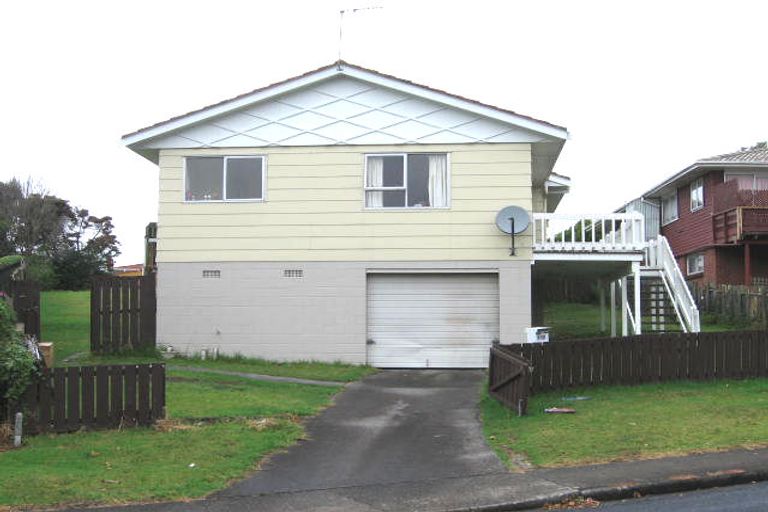 Photo of property in 112 Farquhar Road, Glendene, Auckland, 0602