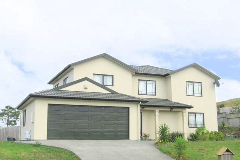 Photo of property in 20 Carrowmore, Pinehill, Auckland, 0632