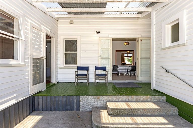 Photo of property in 127 Iranui Road, Inner Kaiti, Gisborne, 4010