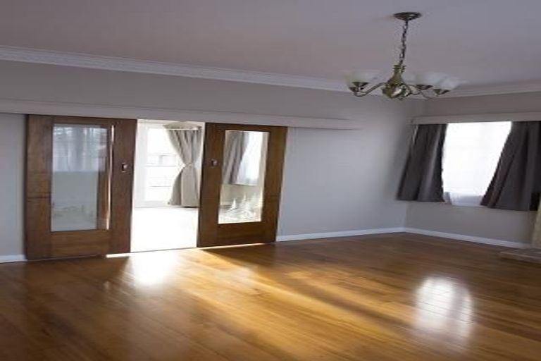 Photo of property in 1/32 Flanshaw Road, Te Atatu South, Auckland, 0610