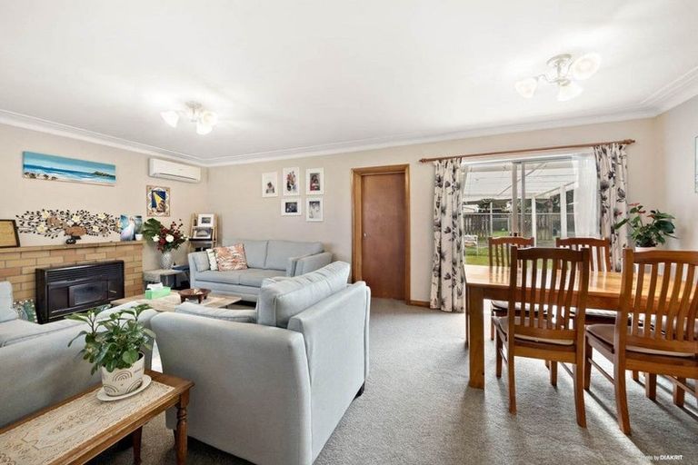 Photo of property in 61 Taikata Road, Te Atatu Peninsula, Auckland, 0610