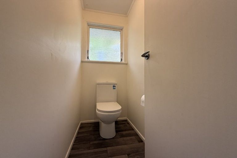 Photo of property in 13 Jane Grove, Paparangi, Wellington, 6037