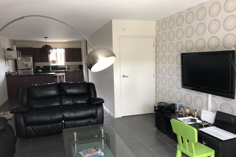 Photo of property in 8/85 Portage Road, New Lynn, Auckland, 0600