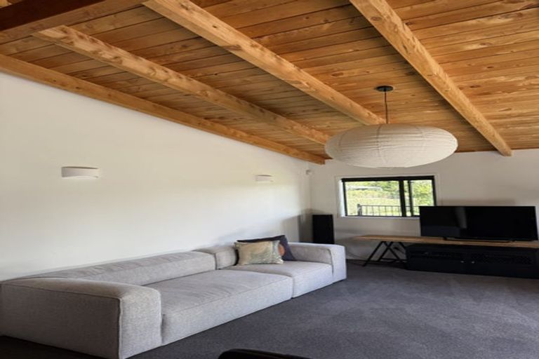 Photo of property in 4 Gradwell Place, Two Mile Bay, Taupo, 3330