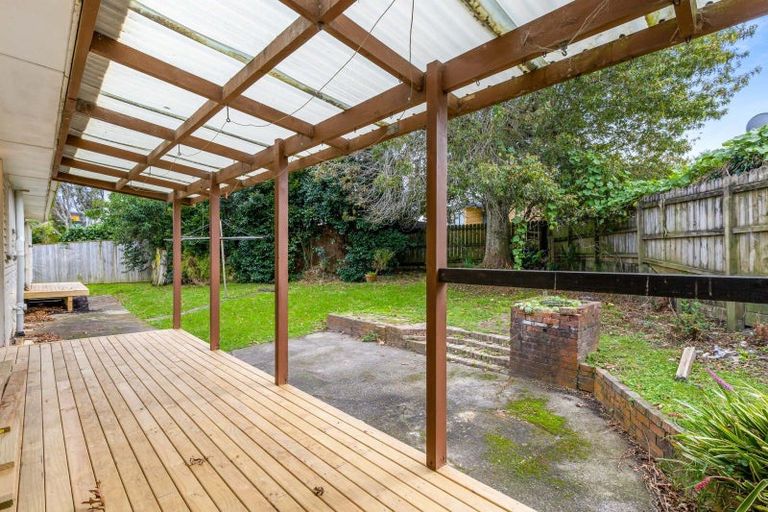 Photo of property in 6 Palmer Avenue, Glen Eden, Auckland, 0602
