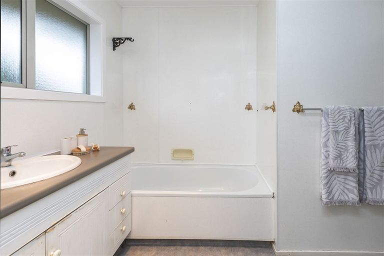 Photo of property in 9c Quinton Place, Bishopdale, Christchurch, 8053