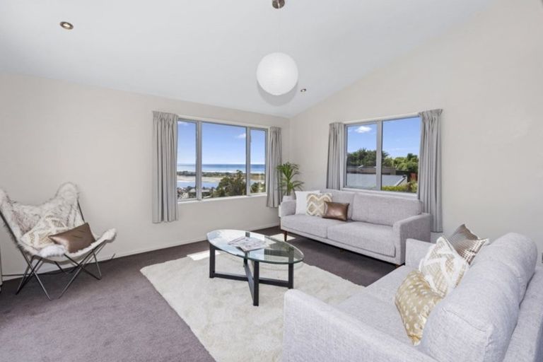 Photo of property in 17 Mandalay Lane, Redcliffs, Christchurch, 8081