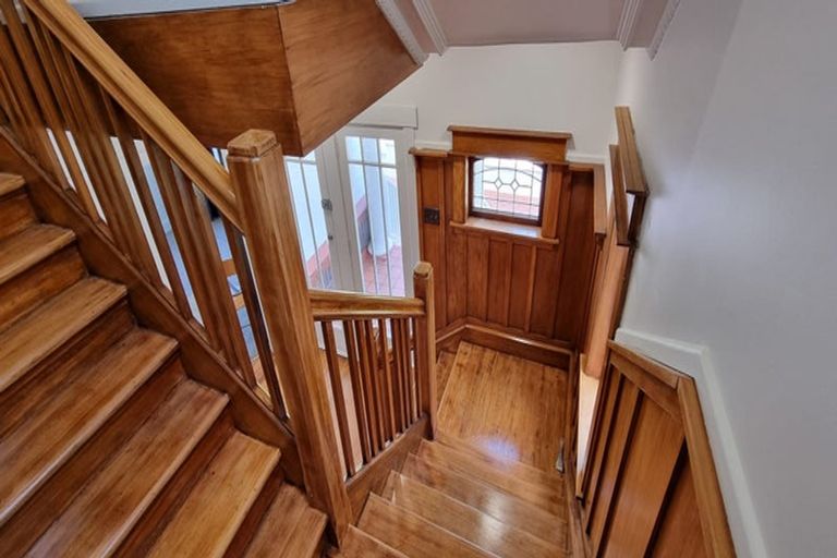 Photo of property in 16 Raroa Road, Kelburn, Wellington, 6012