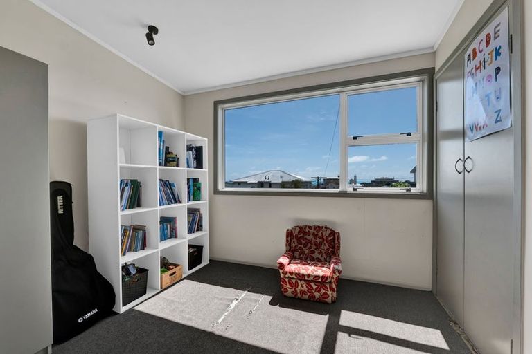 Photo of property in 22 Downe Street, New Plymouth, 4310