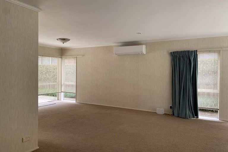 Photo of property in 1/4 Limerick Place, Dannemora, Auckland, 2016