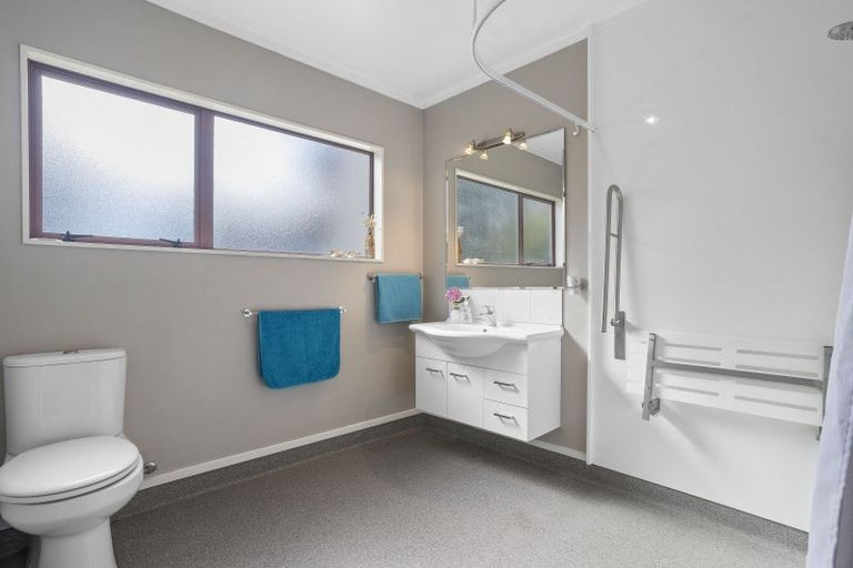 Photo of property in 106 Whitby Place, Whangamata, 3620