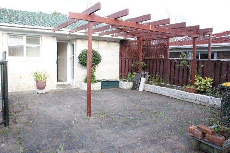 Photo of property in 17 Priestley Drive, Bucklands Beach, Auckland, 2014