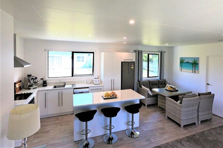 Photo of property in 9 Meenas Place, Cable Bay, 0420