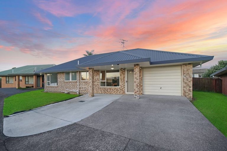 Photo of property in 1/19 Wai Iti Place, Clendon Park, Auckland, 2103