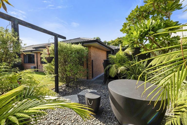 Photo of property in 10a Long Place, Frankleigh Park, New Plymouth, 4310