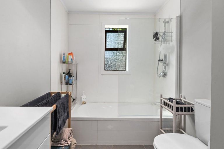 Photo of property in 41 Mcgreevy Street, Waipawa, 4210