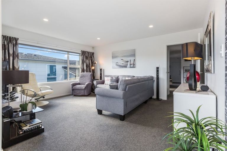 Photo of property in 62 Endeavour Drive, Whitby, Porirua, 5024