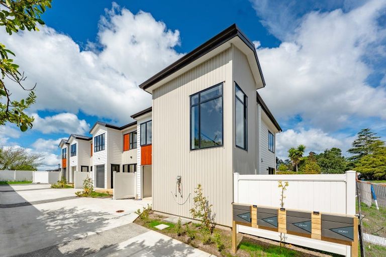 Photo of property in 40 Allington Road, Massey, Auckland, 0614