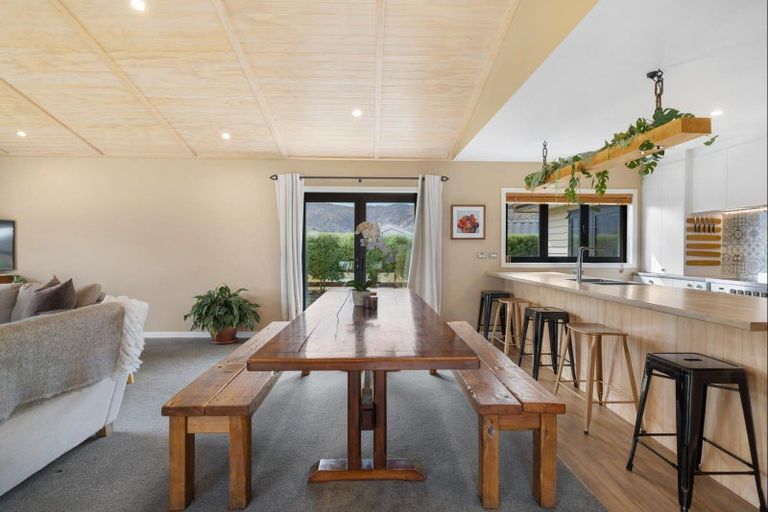 Photo of property in 8 Dingle Street, Lake Hawea, Wanaka, 9382