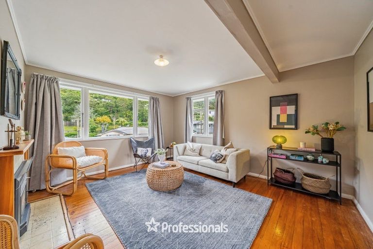 Photo of property in 54 Bird Grove, Stokes Valley, Lower Hutt, 5019