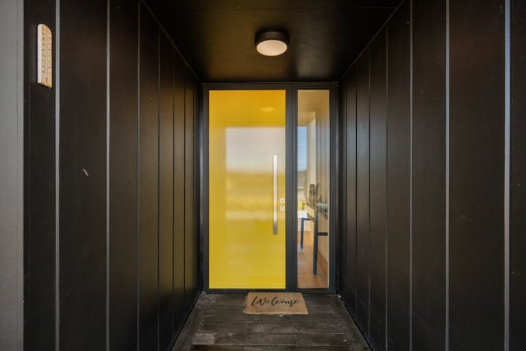 Photo of property in 11 Sarges Way, Lake Hawea, Wanaka, 9382