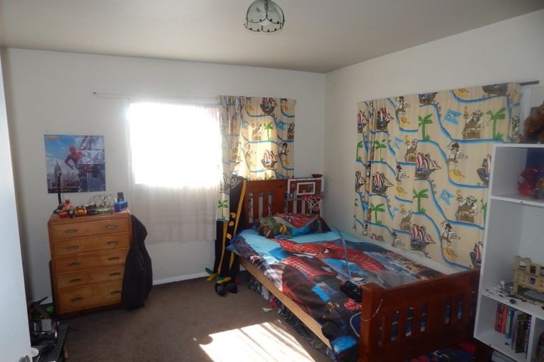 Photo of property in 15 Romilly Street, Westport, 7825