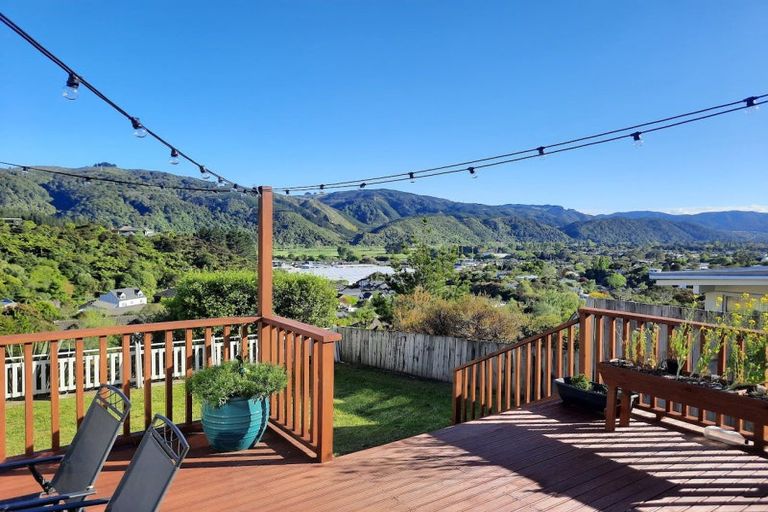 Photo of property in 22 Duncraig Street, Silverstream, Upper Hutt, 5019