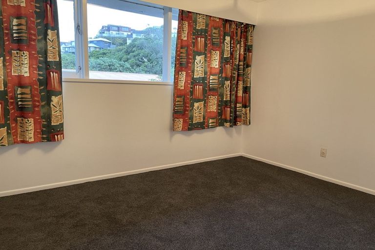 Photo of property in 6 Churton Drive, Churton Park, Wellington, 6037