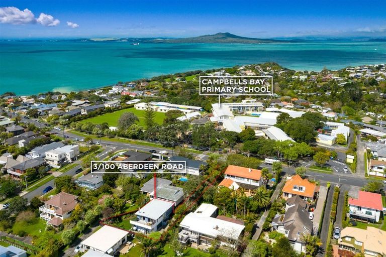 Photo of property in 3/100 Aberdeen Road, Campbells Bay, Auckland, 0620