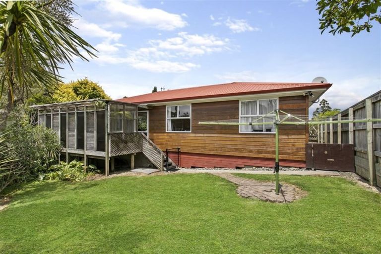 Photo of property in 1/1 Cushla Place, Massey, Auckland, 0614