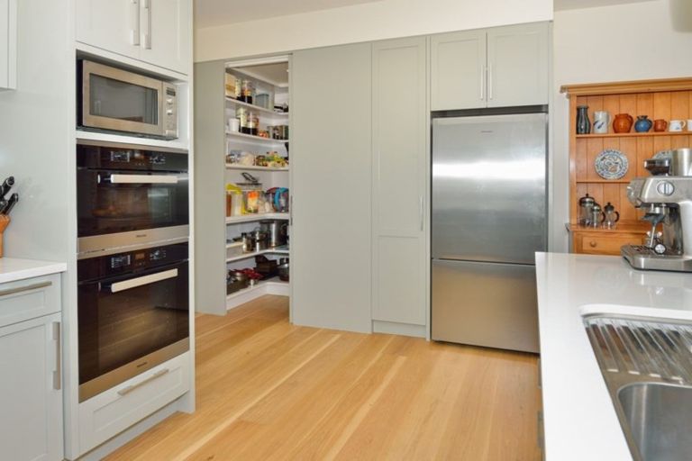 Photo of property in 33 Marian Drive, Inner Kaiti, Gisborne, 4010