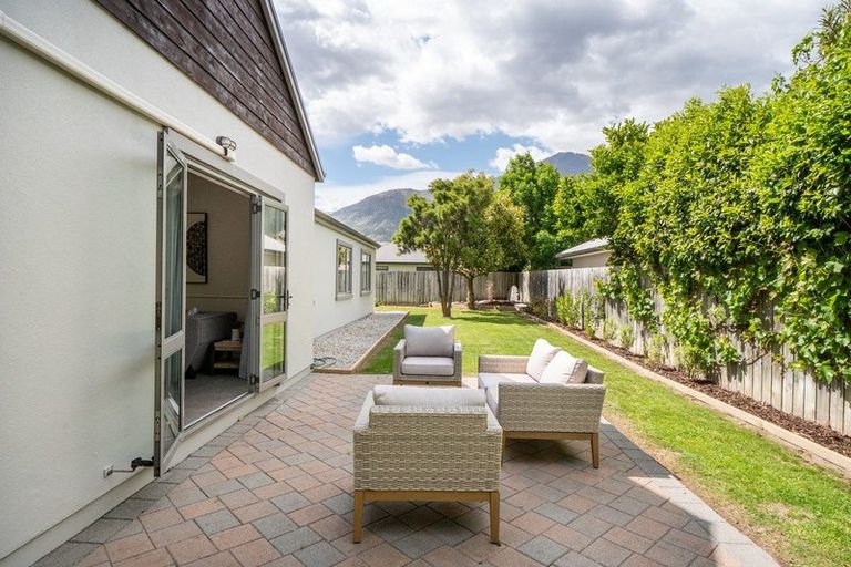 Photo of property in 44 Sylvan Street, Lake Hayes, Queenstown, 9304