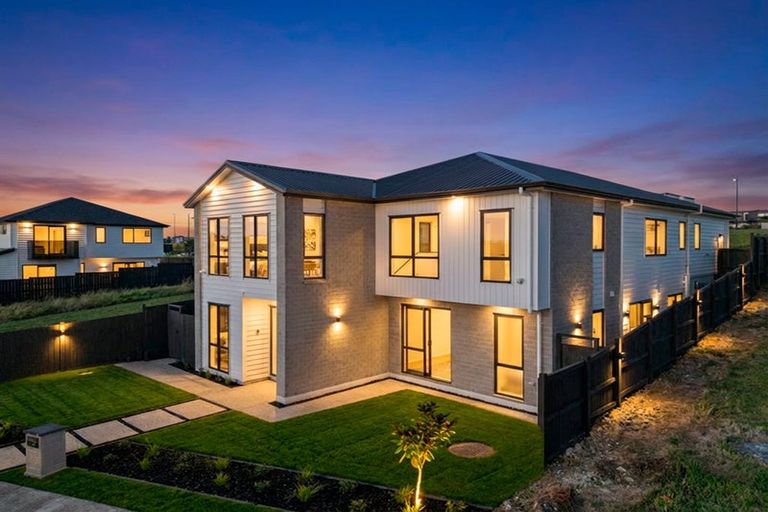 Photo of property in 17 Emerald Avenue, Rosehill, Papakura, 2113