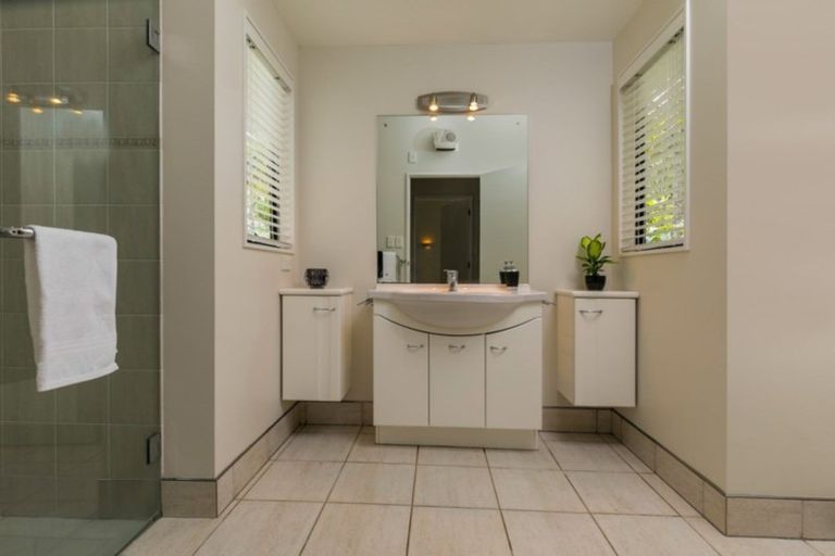 Photo of property in 23 Treetops Way, Bayview, Auckland, 0629