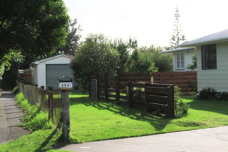 Photo of property in 11 Victor Grove, Waikanae Beach, Waikanae, 5036