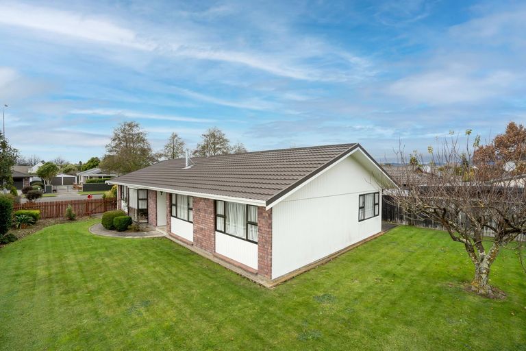 Photo of property in 124 Amberley Avenue, Highbury, Palmerston North, 4412