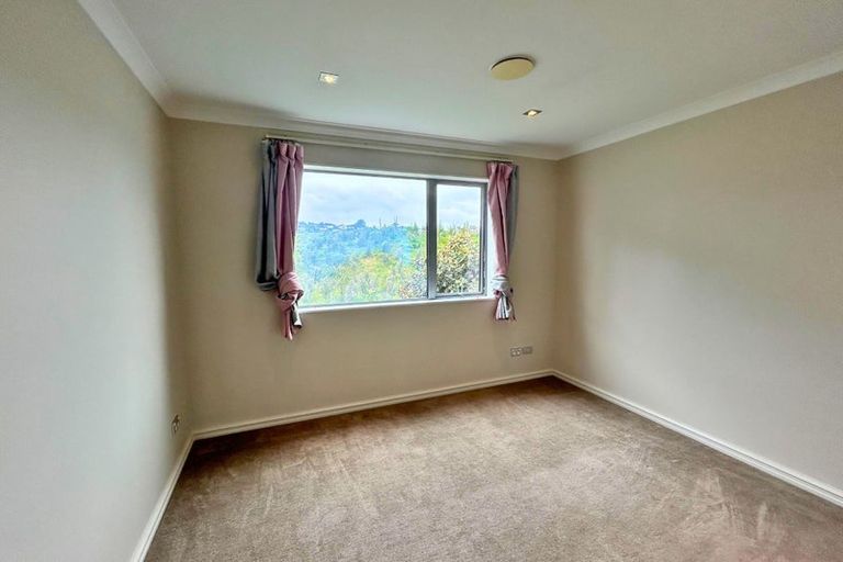 Photo of property in 21f Stamford Crescent, Flat Bush, Auckland, 2019