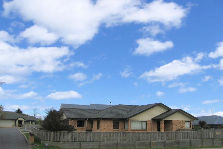 Photo of property in 51 Kiddle Drive, Hilltop, Taupo, 3330