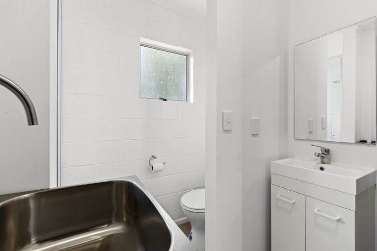 Photo of property in 2/89 Glenpark Avenue, Frankleigh Park, New Plymouth, 4310