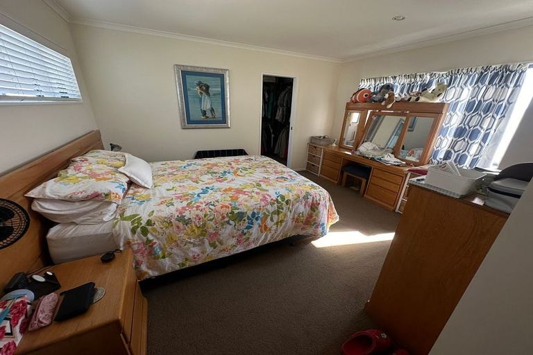 Photo of property in 165a Carlisle Road, Northcross, Auckland, 0632