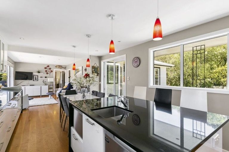 Photo of property in 54 Collins Avenue, Tawa, Wellington, 5028