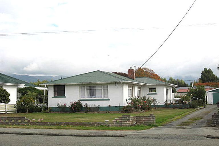Photo of property in 8 Opie Street, Waimate, 7924