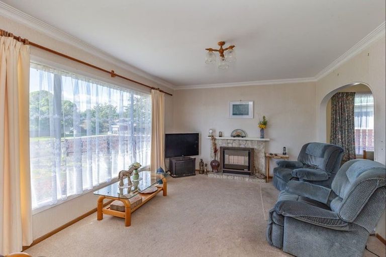 Photo of property in 12 Ross Street, Levin, 5510
